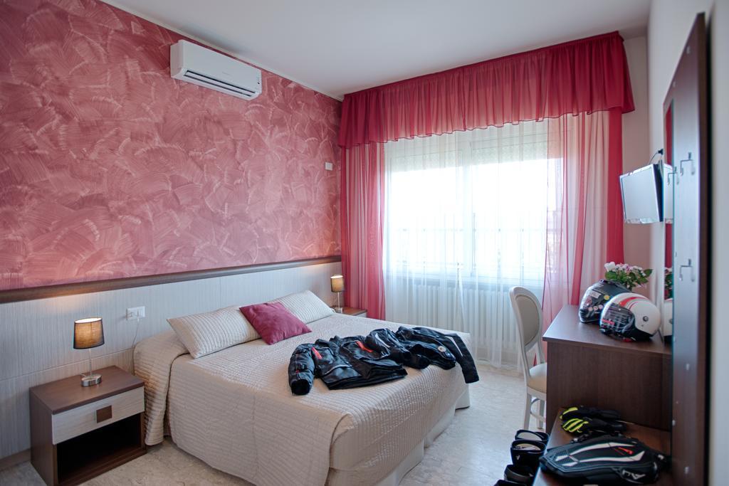 Locanda San Biagio Misano Adriatico Eksteriør billede